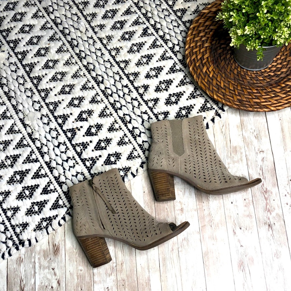 TOMS| Open toed heel booties